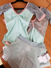 Load image into Gallery viewer, AK Chloe Short Sleeve Motley Leo