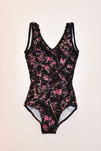 Load image into Gallery viewer, AK Ava Core and Motley Leos