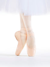 Load image into Gallery viewer, Gaynor Minden Pointe Shoes
