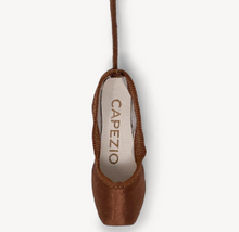 Load image into Gallery viewer, KC40 Pointe Shoe Keychain

