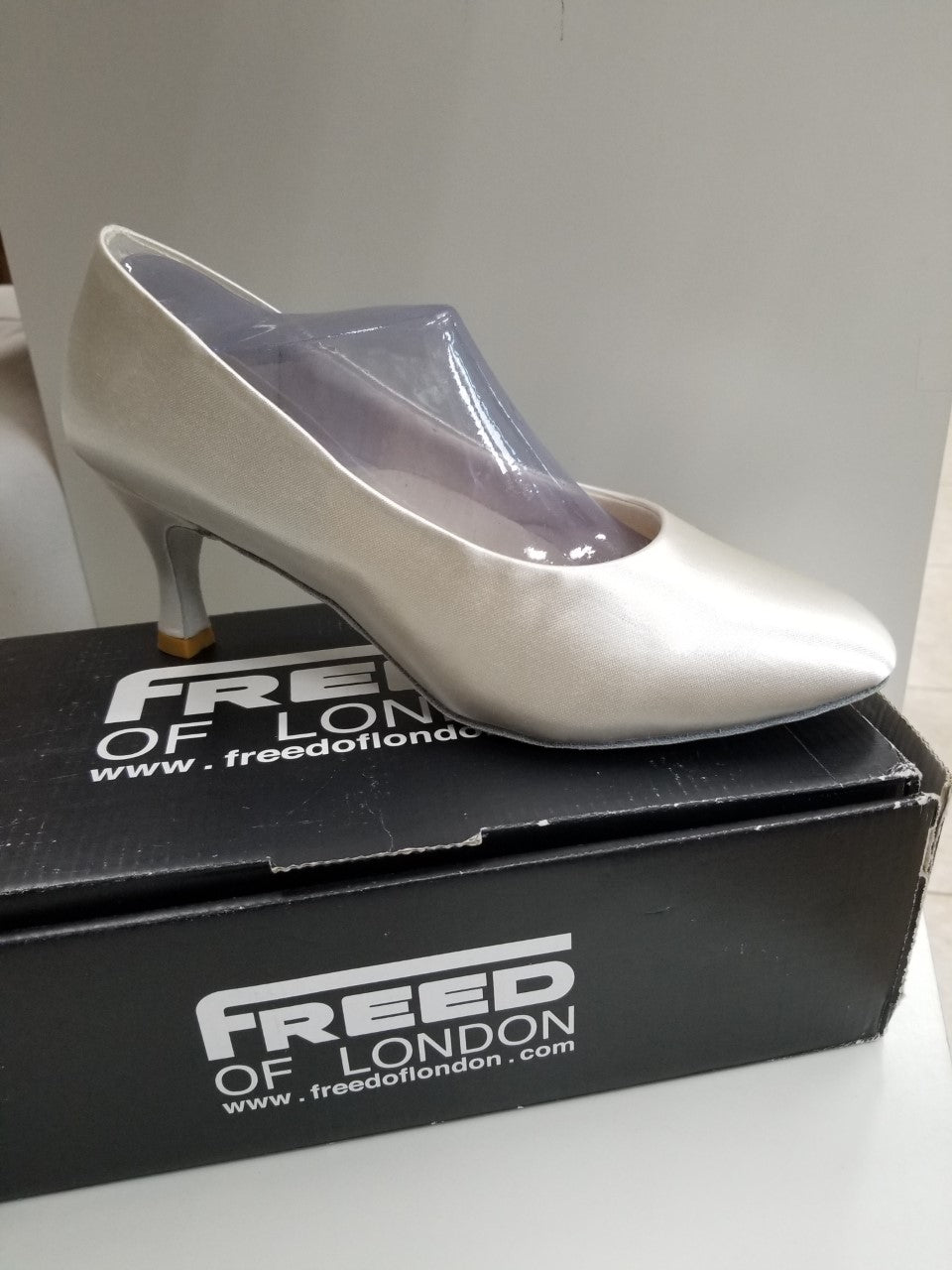 Freed of London Wedding Collection US size 8
